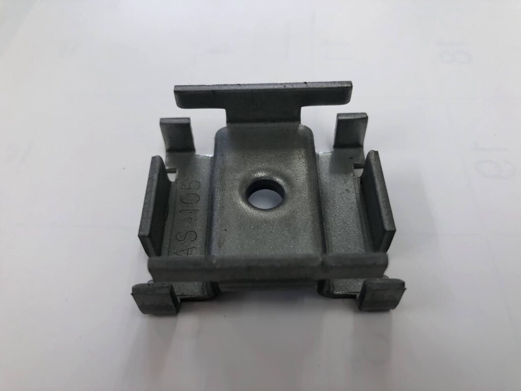 建築金物 材質:ZAM 板厚:2.3t